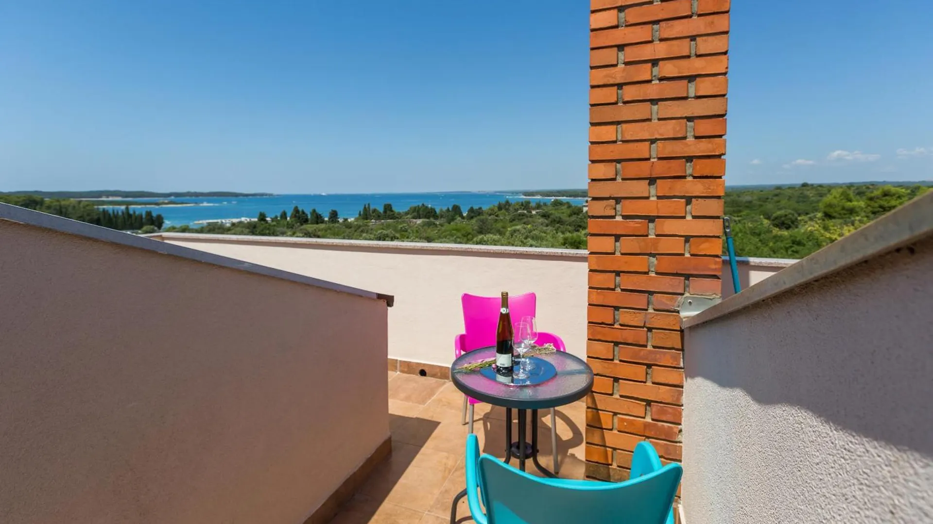 Apartments Puntizela 92 Πούλα