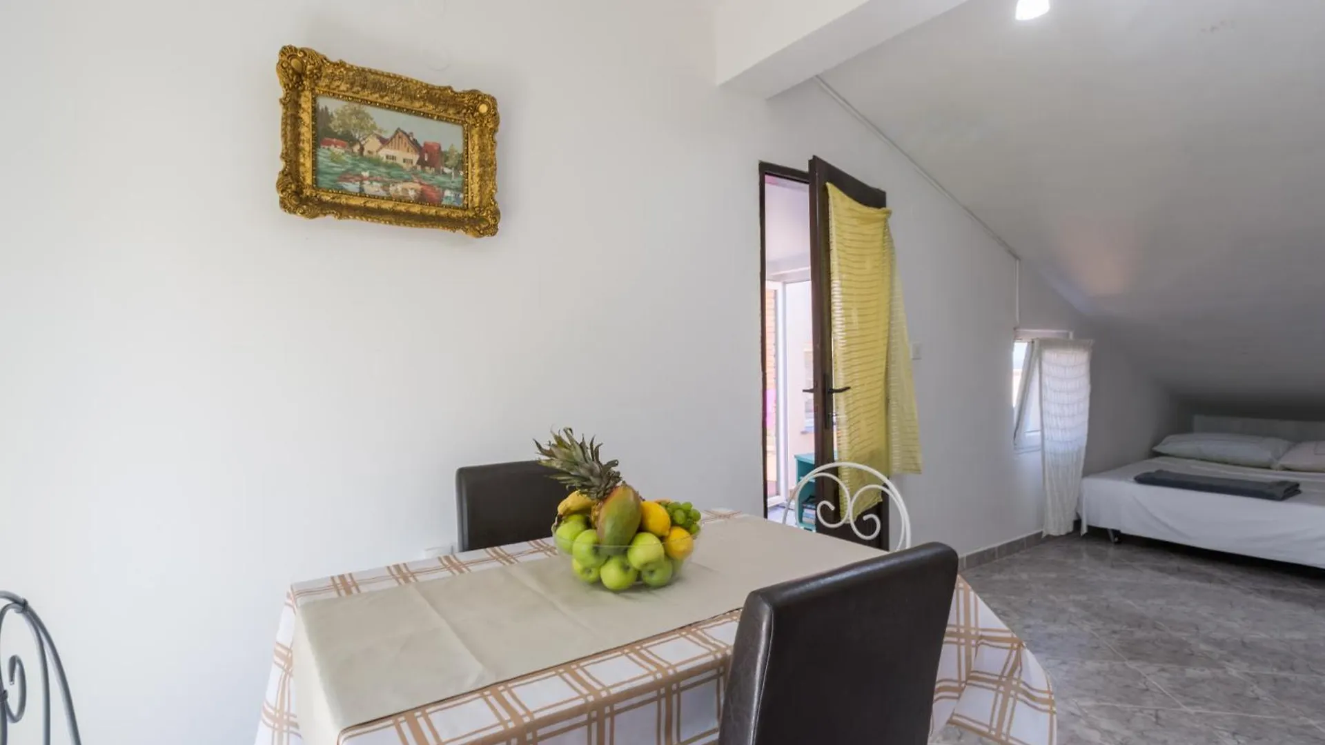 Apartments Puntizela 92 Πούλα